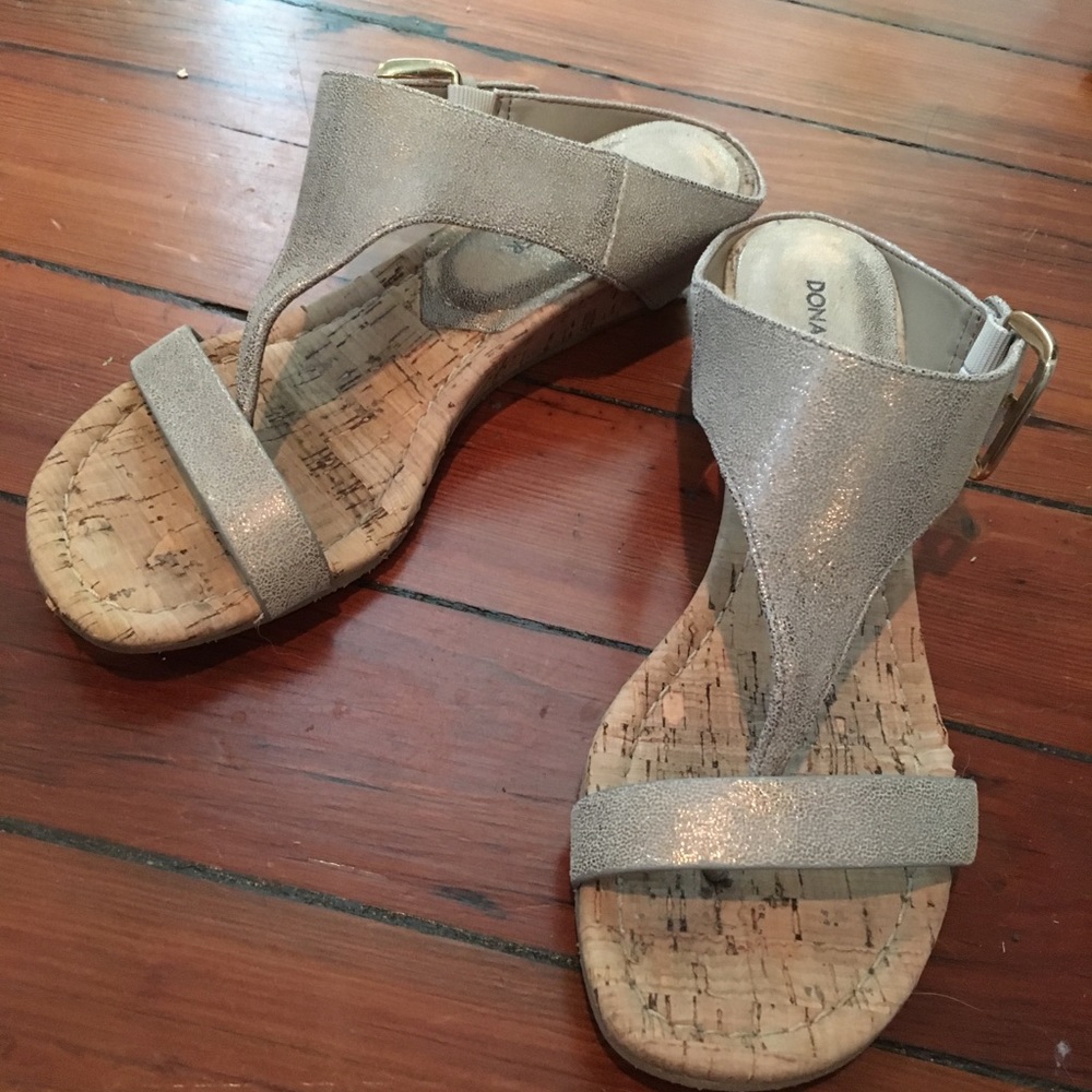 Donald Pliner gold cork sandals